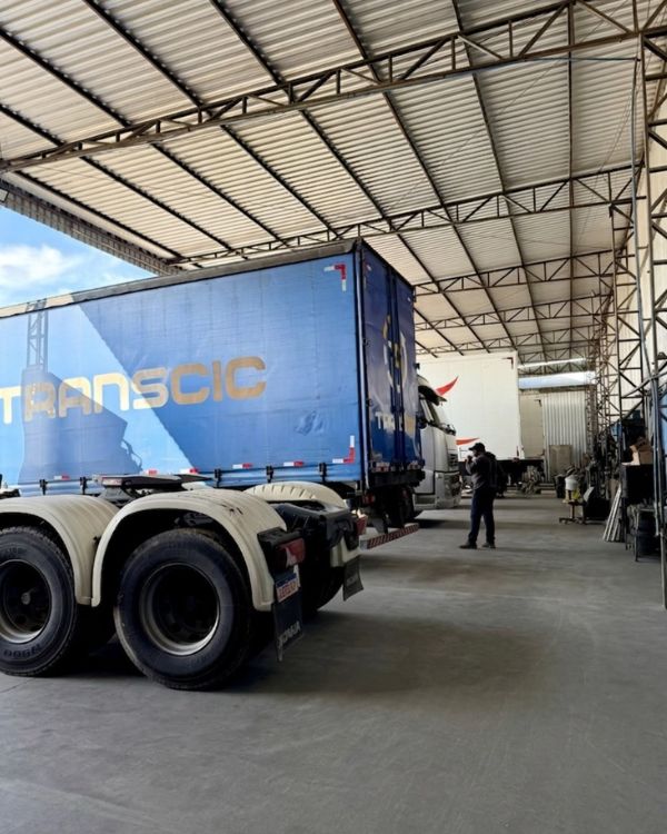 PR Trucks Parts — oficina e pátio
