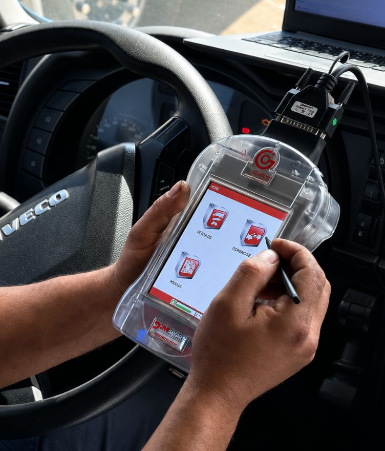 Scanner de diagnóstico conectado à ECU